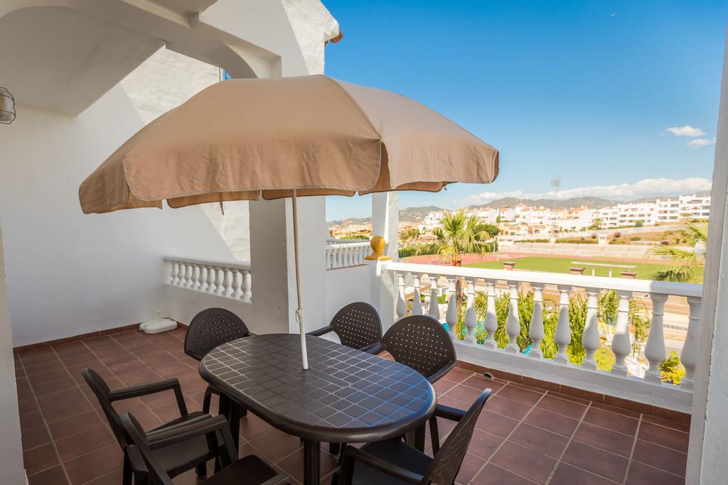 Apartamentos Las Rosas De Capistrano Nerja Kültér fotó