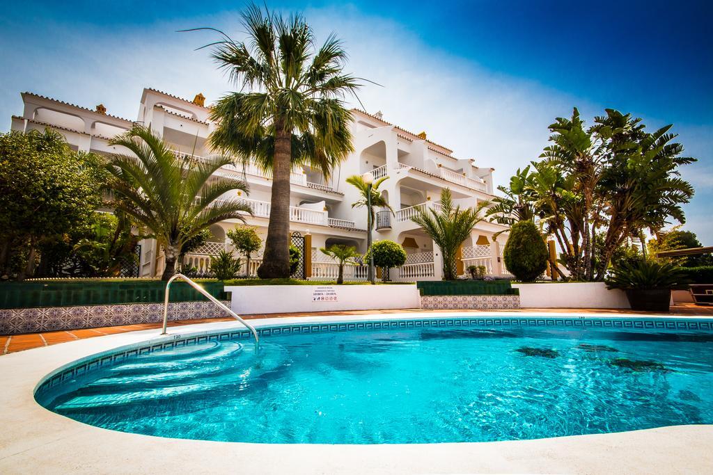 Apartamentos Las Rosas De Capistrano Nerja Kültér fotó