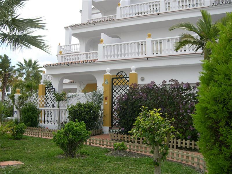 Apartamentos Las Rosas De Capistrano Nerja Kültér fotó